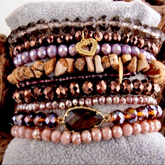 Jewelry - NEW 8 Darling Bracelets Multifaceted Beads Semiprecious Stones & Goldtone Charm